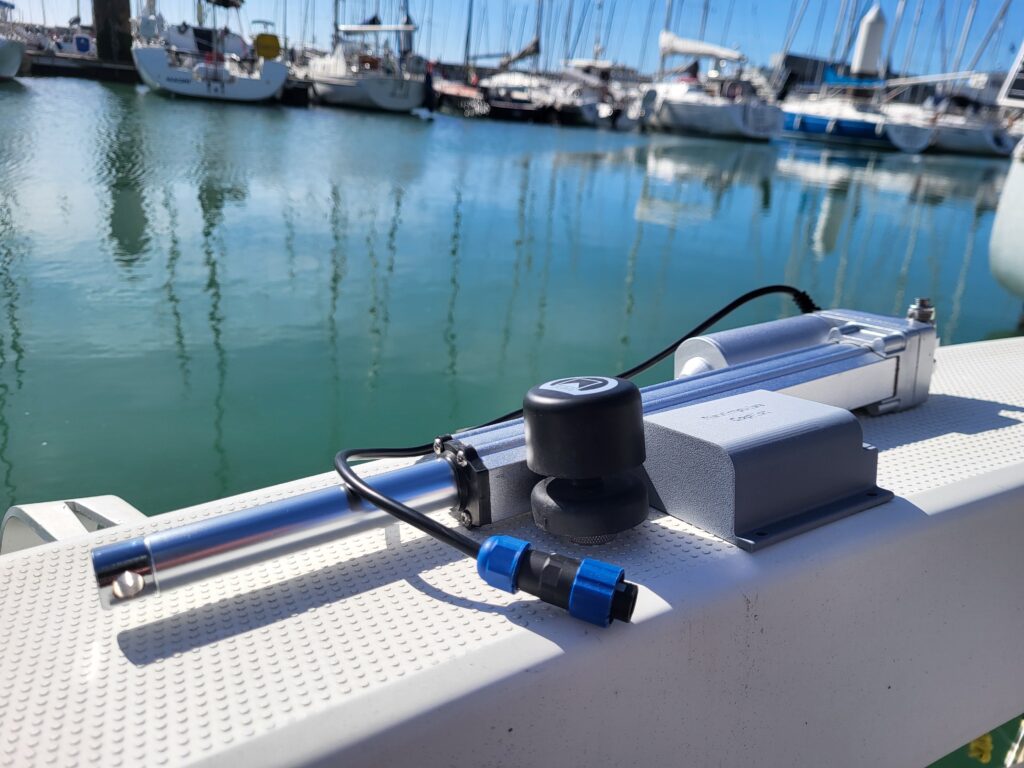 NavImpulse Autopilot complete kit (Brain + portable wind sensor + tiller drive)